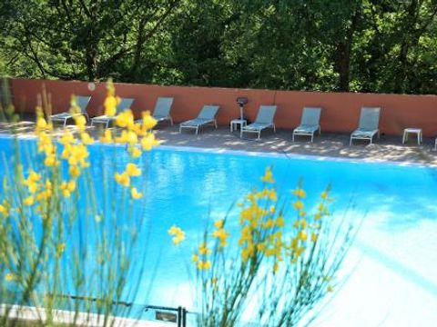 Village Vacances La Colline des Ocres - Camping Vaucluse - Image N°0